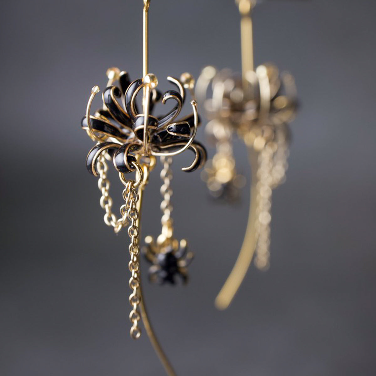 Black Spider Lily & Spider | spider lily jewelry (コピー)