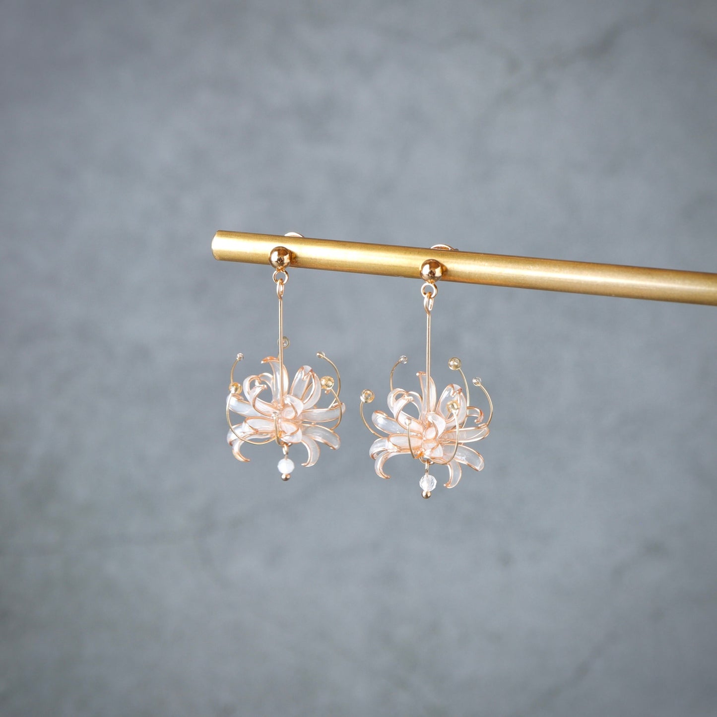 曼殊沙華"Gold" | spider lily jewelry