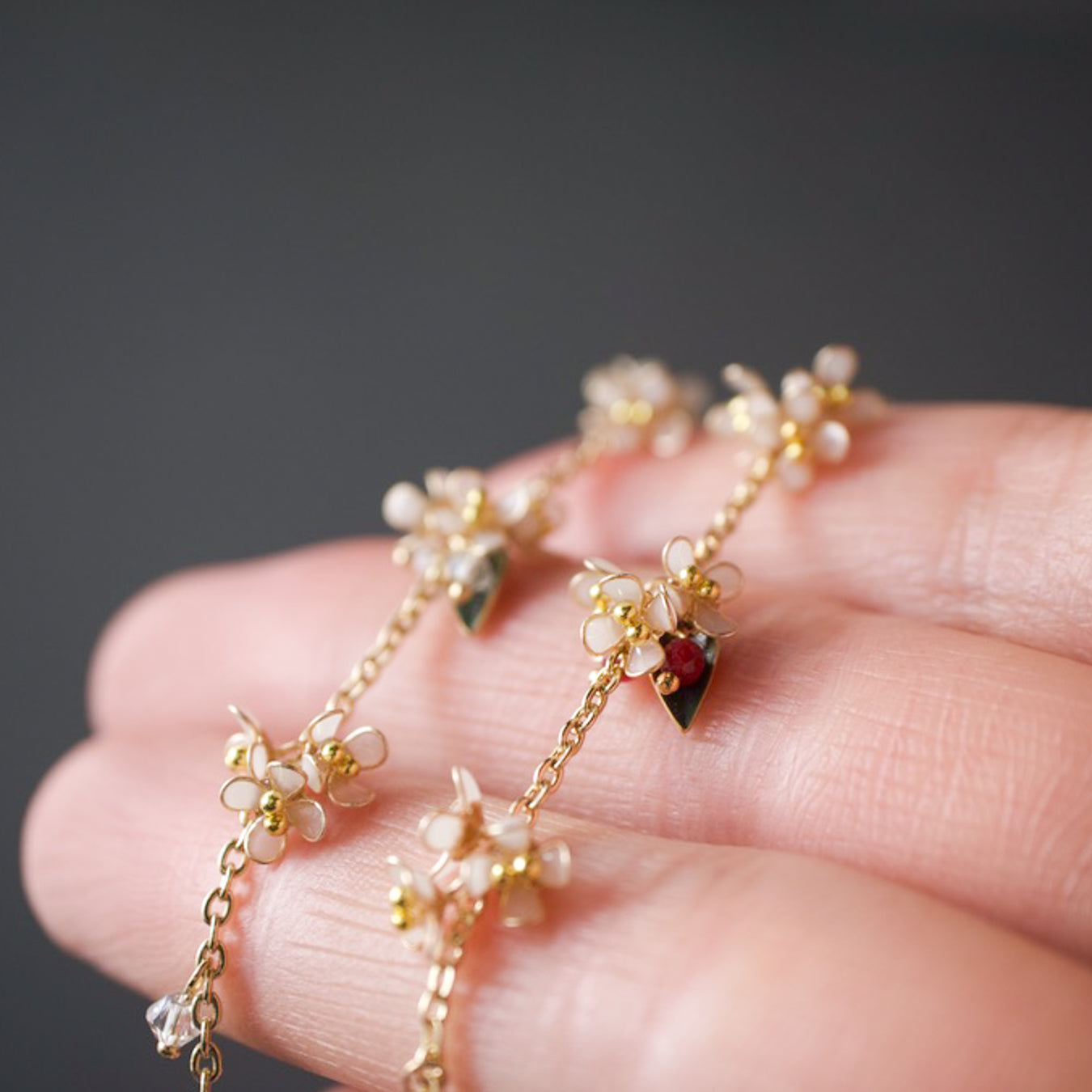 Scattered Little Holly Blossom | Flower Necklace