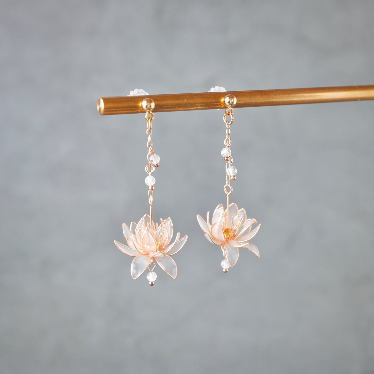 Water Lily – Gold –