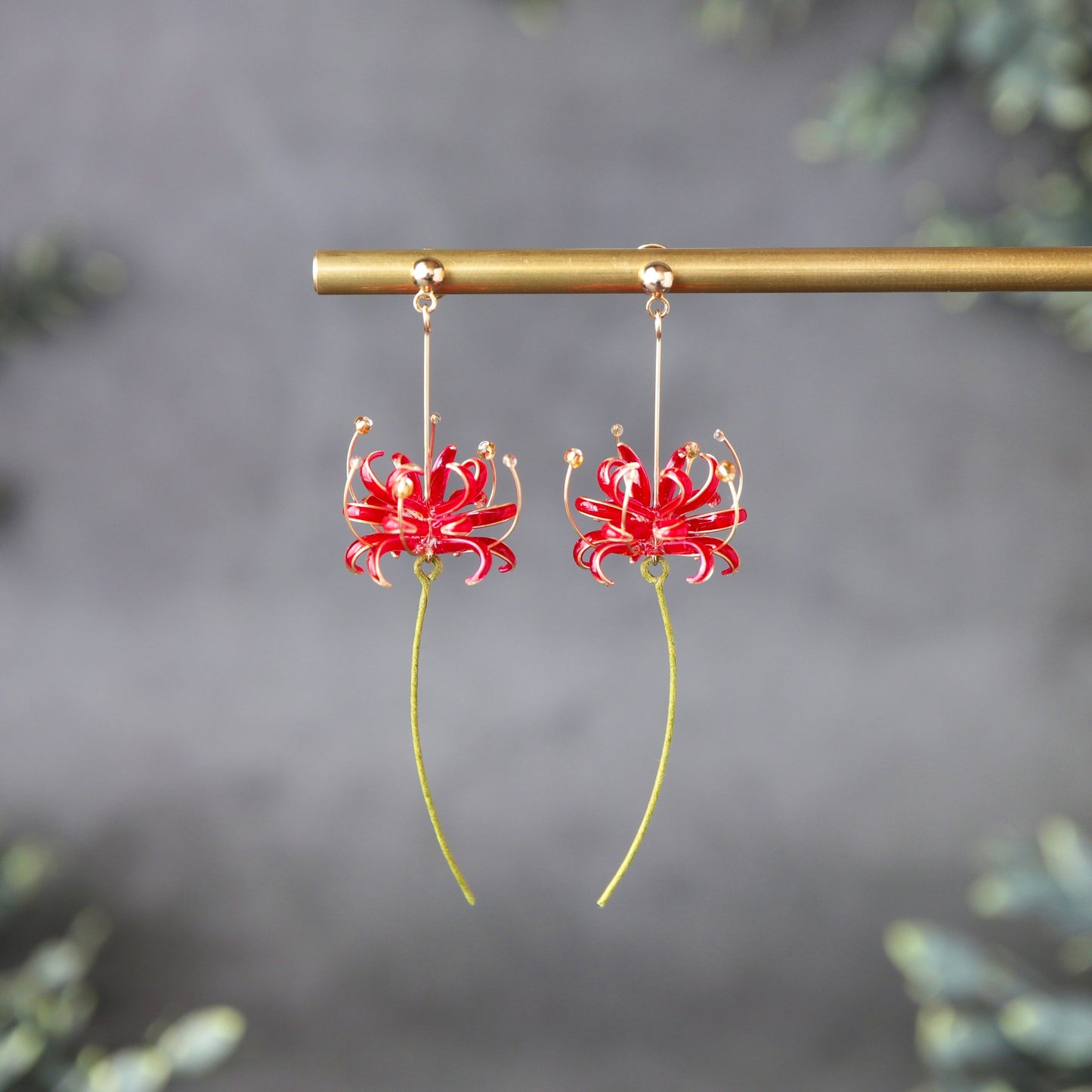 Lily in the Autumn Breeze | spider lily jewelry