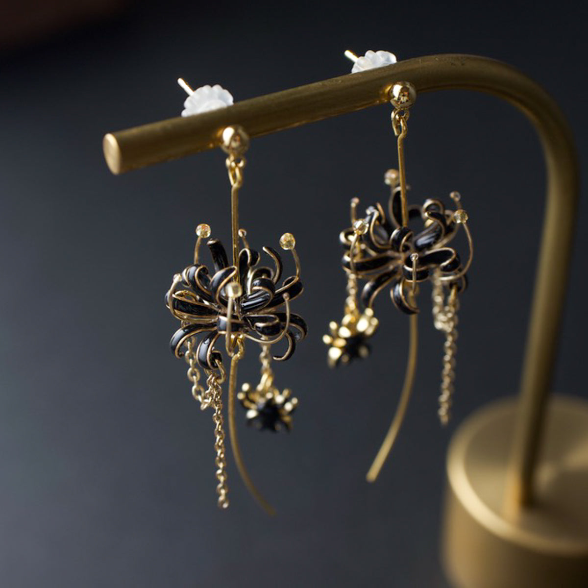 Black Spider Lily & Spider | spider lily jewelry (コピー)