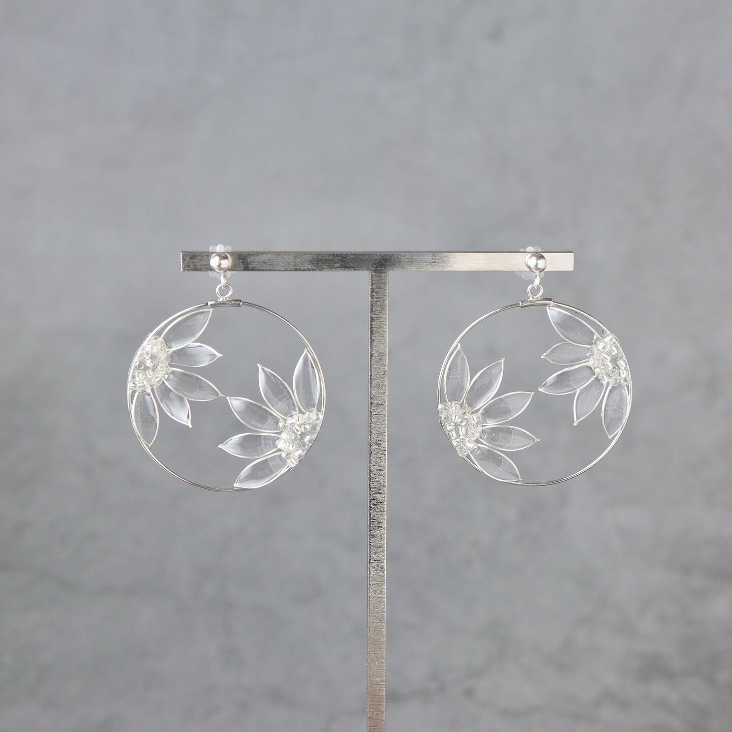 Sunflower within a Frame – Silver –