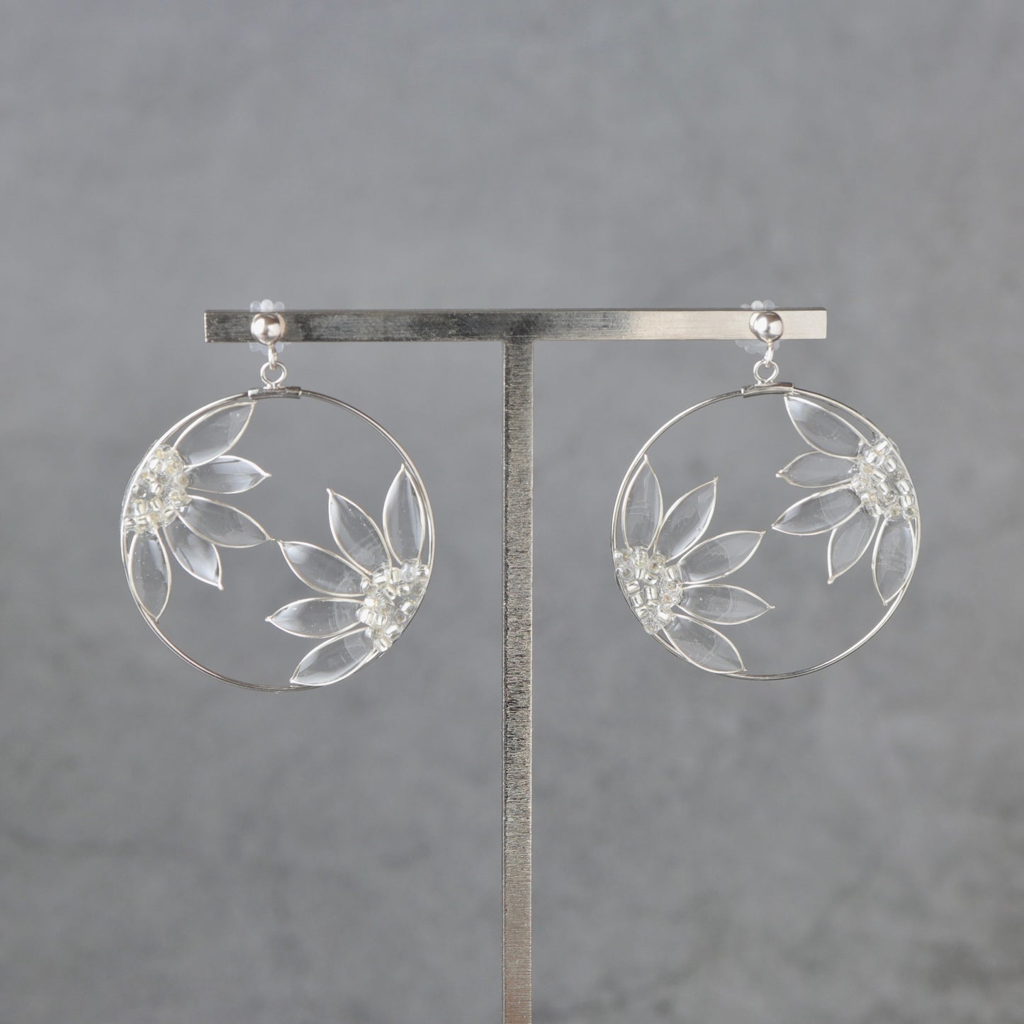 Sunflower within a Frame – Silver –