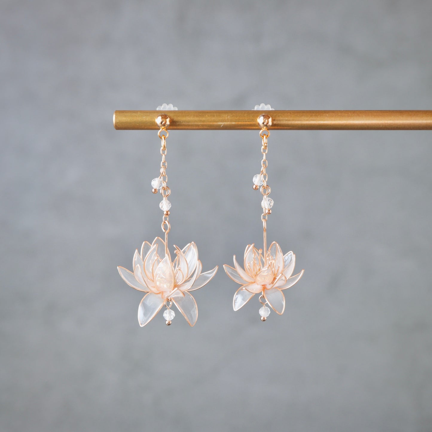 Water Lily – Gold –