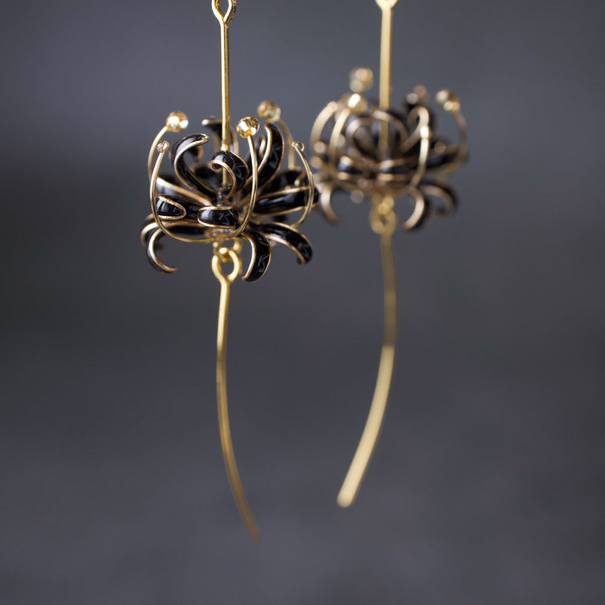 Black Spider Lily & Spider | spider lily jewelry (コピー)