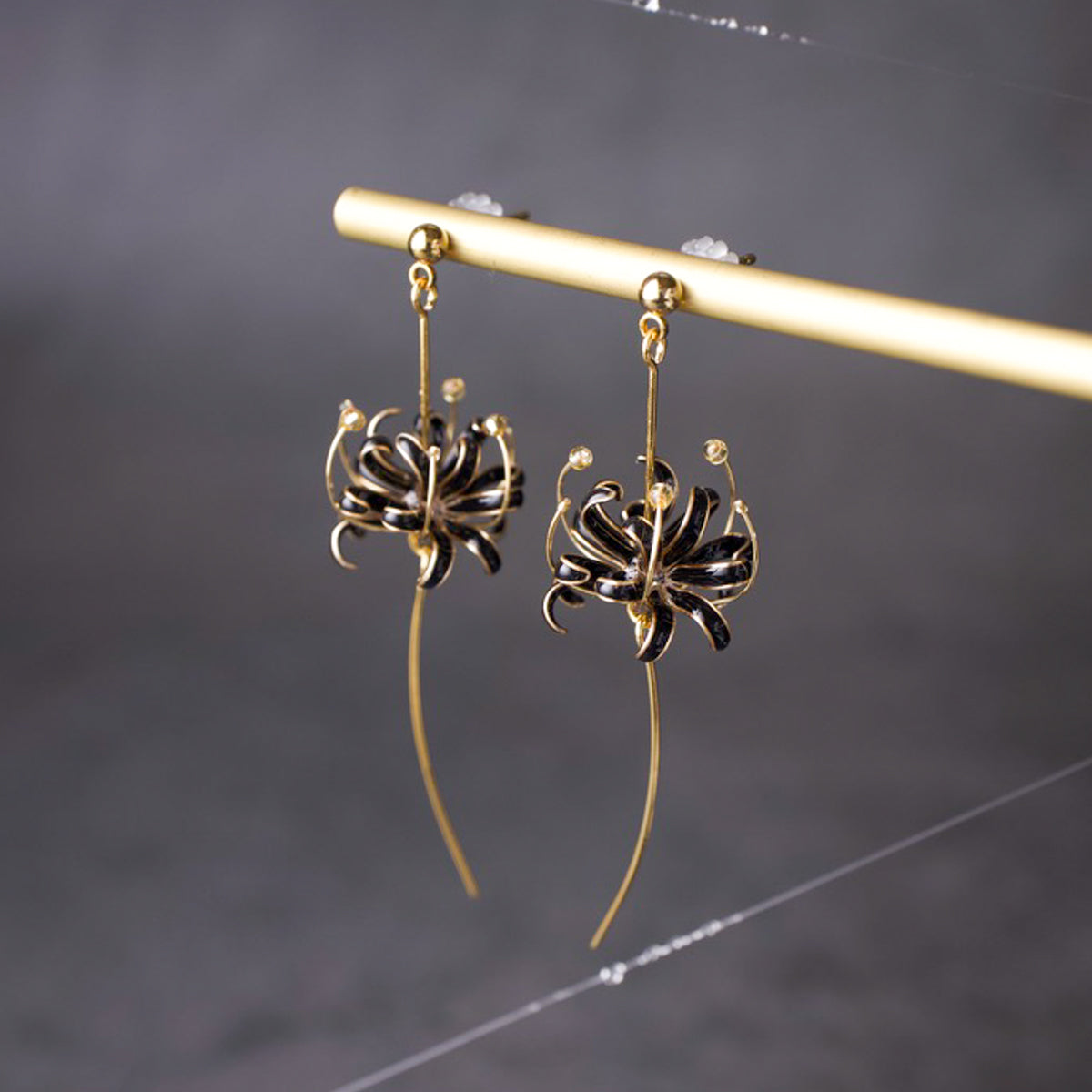 Black Spider Lily & Spider | spider lily jewelry (コピー)