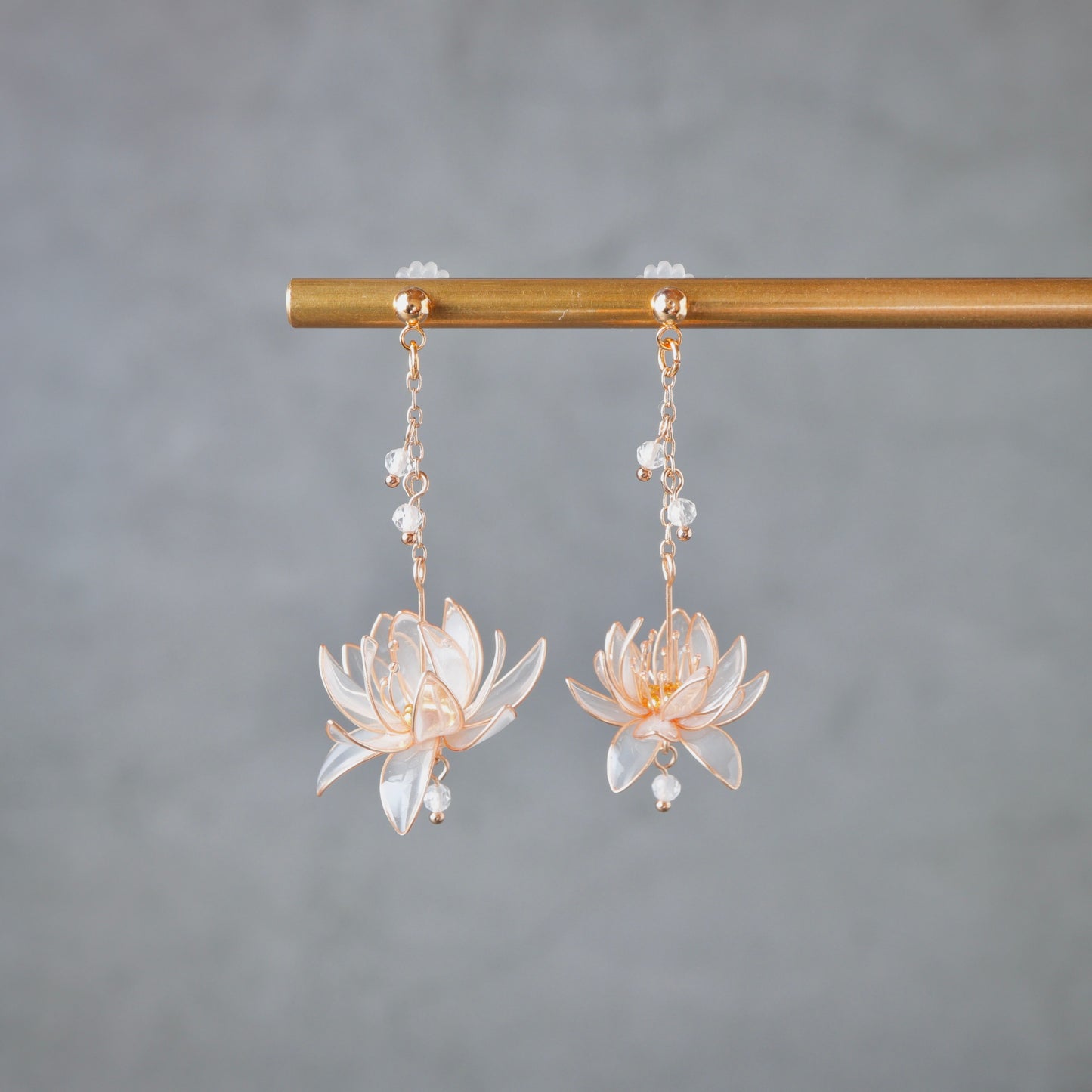 Water Lily – Gold –