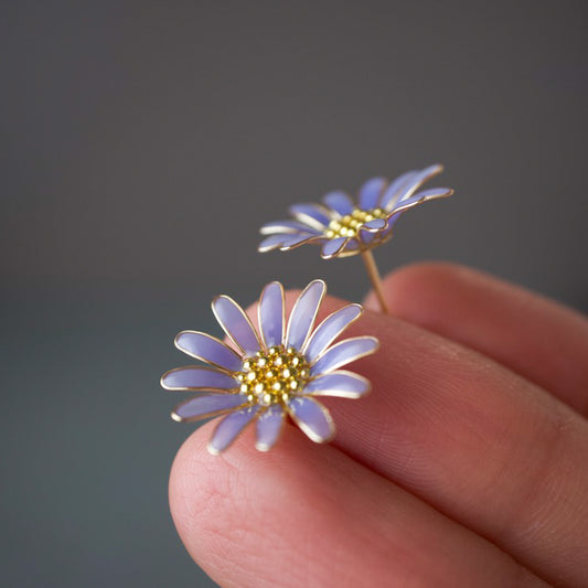 Blue daisy