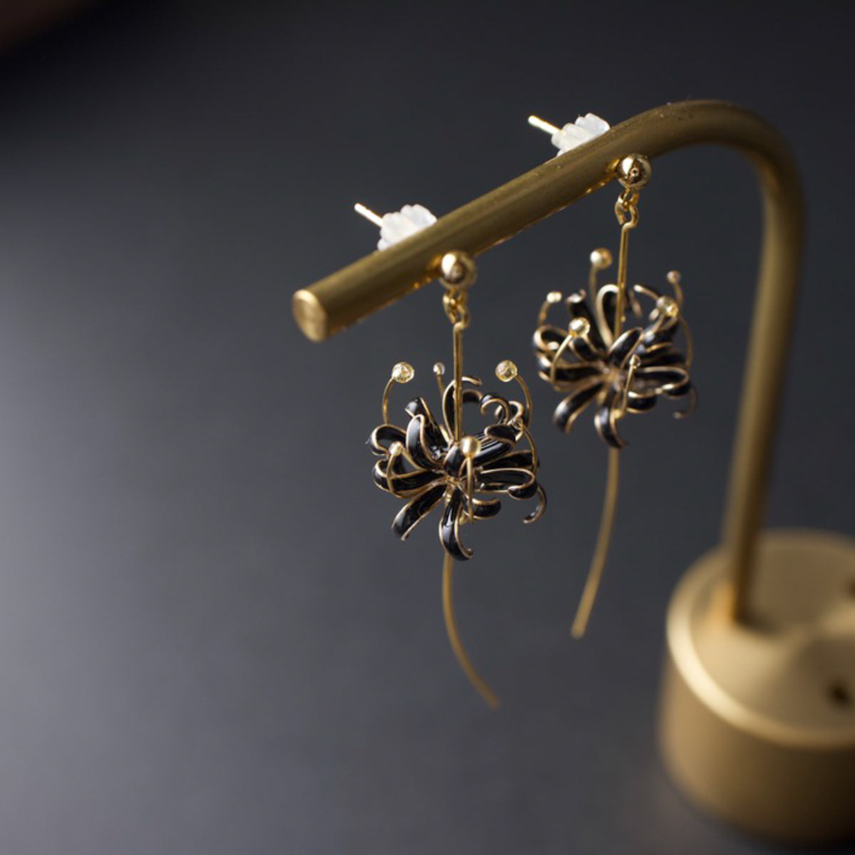 Black Spider Lily & Spider | spider lily jewelry (コピー)