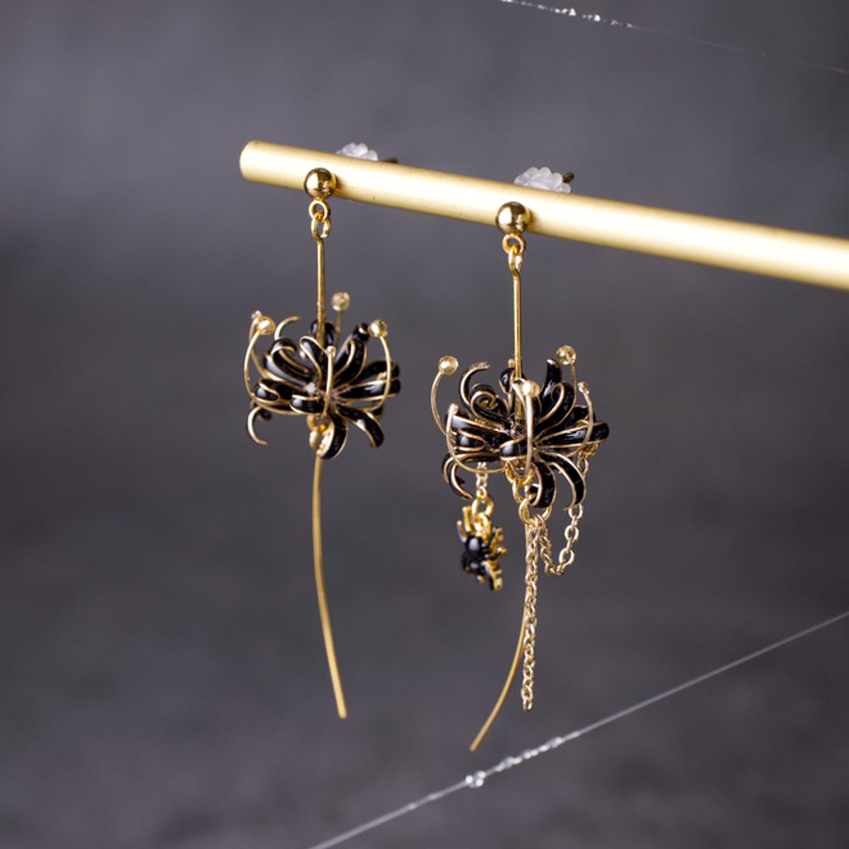Black Spider Lily & Spider | spider lily jewelry (コピー)