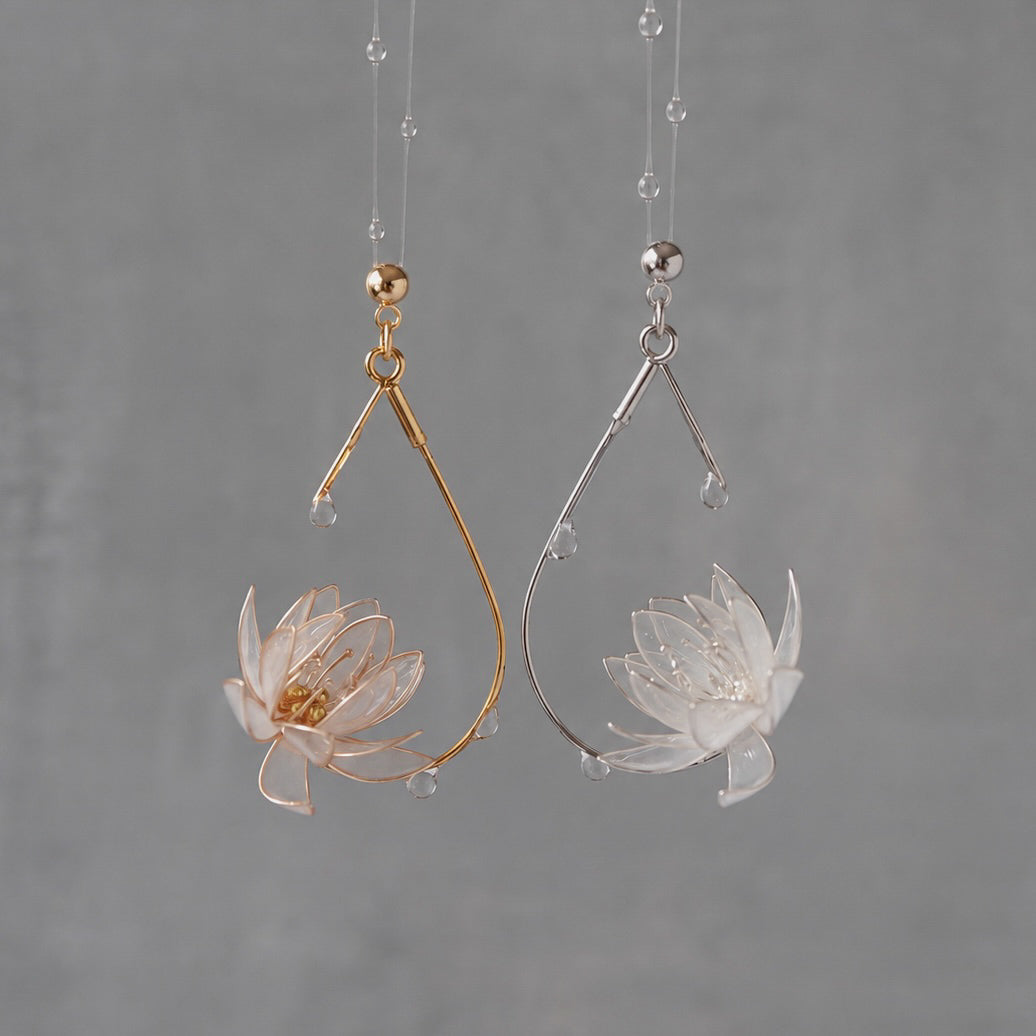 Water Lily on Still Waters – Gold,Silver –