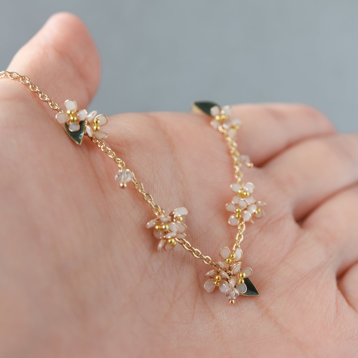 Scattered Little Holly Blossom | Flower Necklace