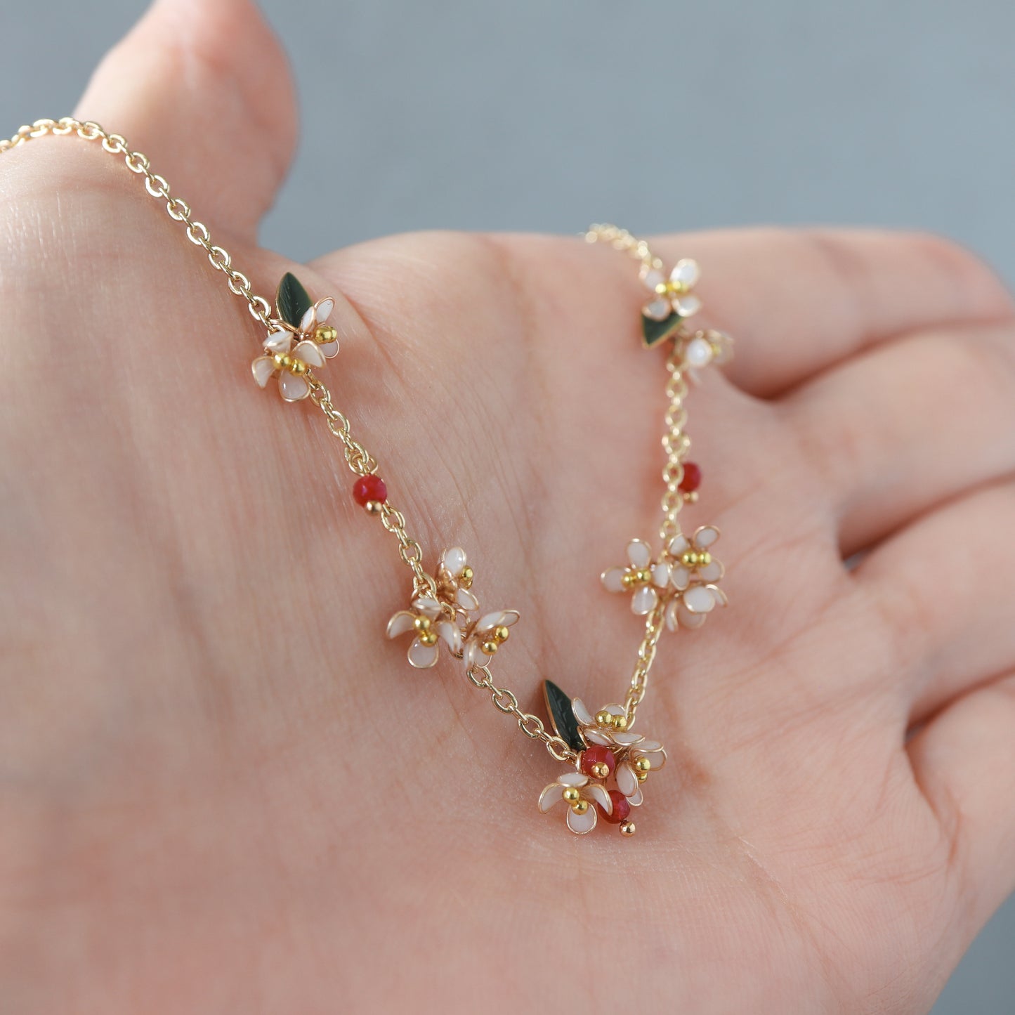 Scattered Little Holly Blossom | Flower Necklace