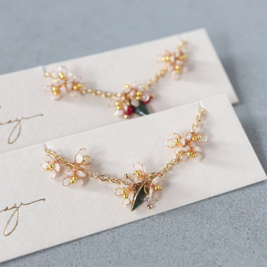 Scattered Little Holly Blossom | Flower Necklace